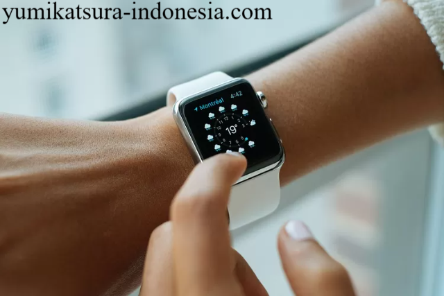 Karakter Orang yang Memakai Jam Tangan di Kanan